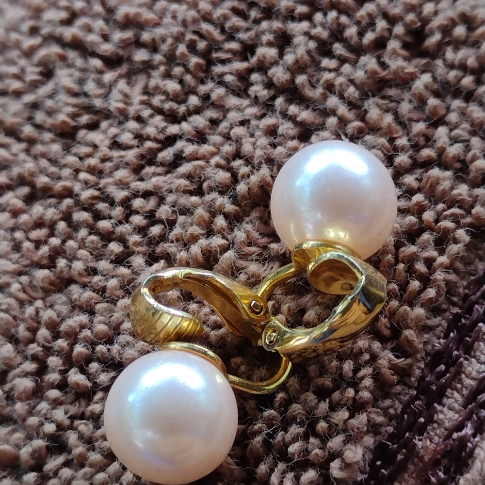 Set of vintage faux pearl earrings, pink